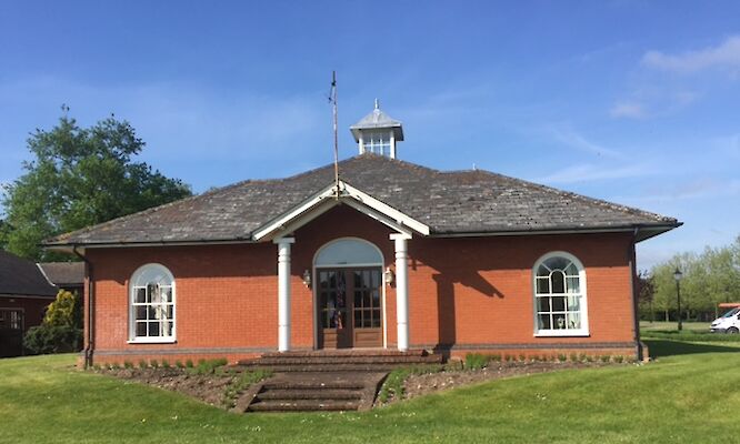 N&T Brown, Roofers Norfolk